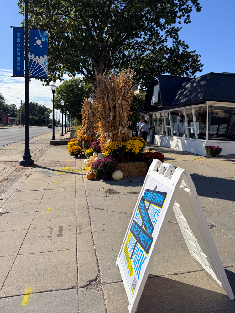 Downtown Urbandale sign