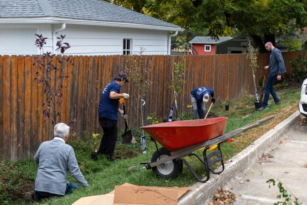 Volunteers at urbandale uplift