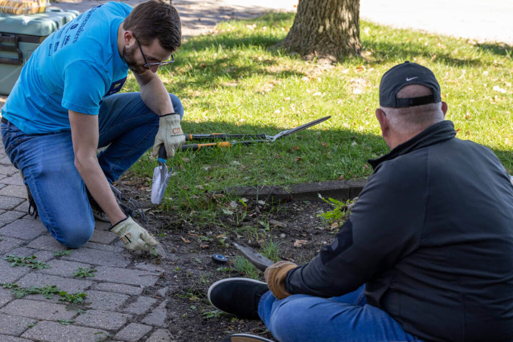 Volunteers at urbandale uplift