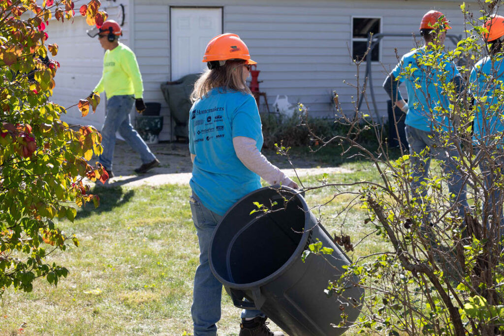 Volunteers at urbandale uplift