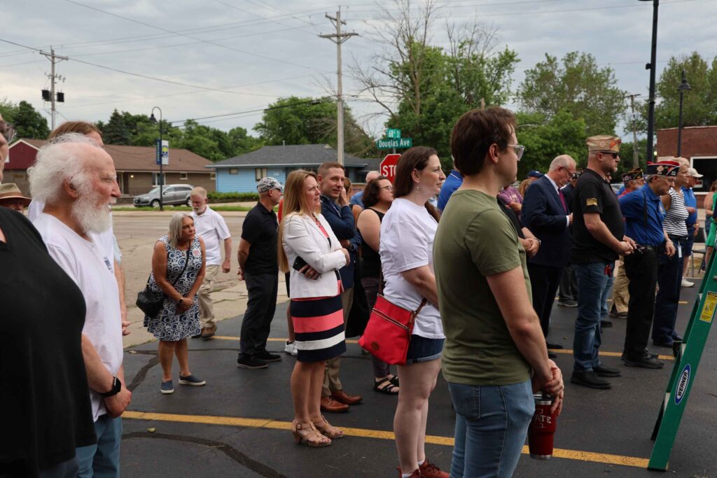mural-ribbon-cutting-crowd-listens-to-remarks